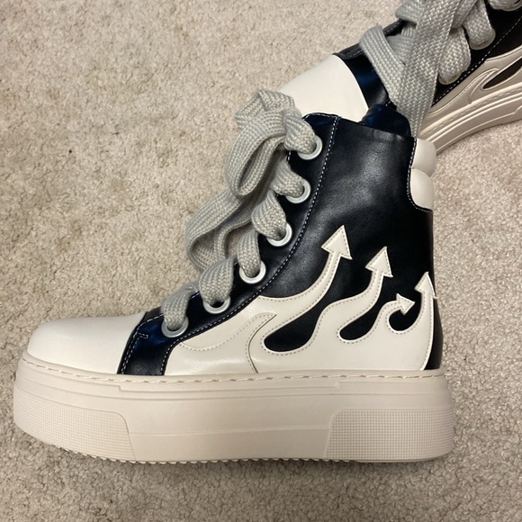 High Top Sneaker - Picture 5 of 5